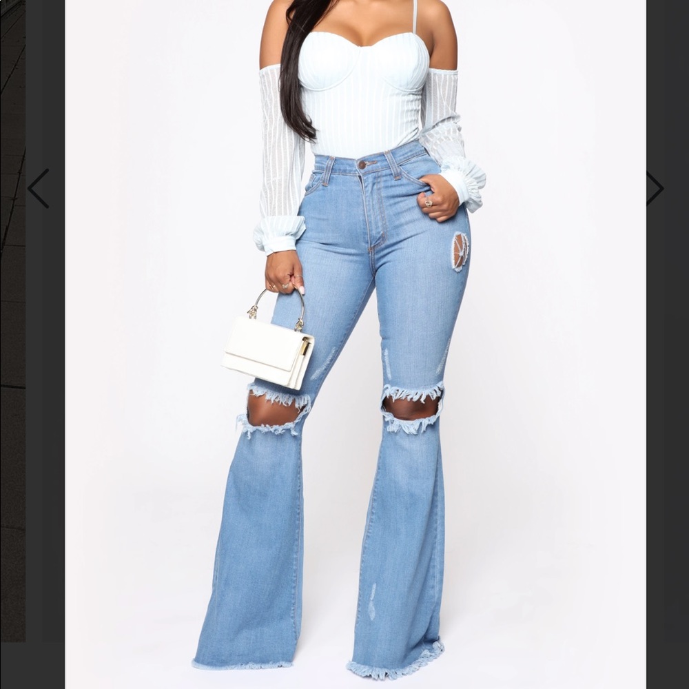 🥀DONATING 12/30 Dazed For Days Flare Jeans Distressed - Picture 1 of 6